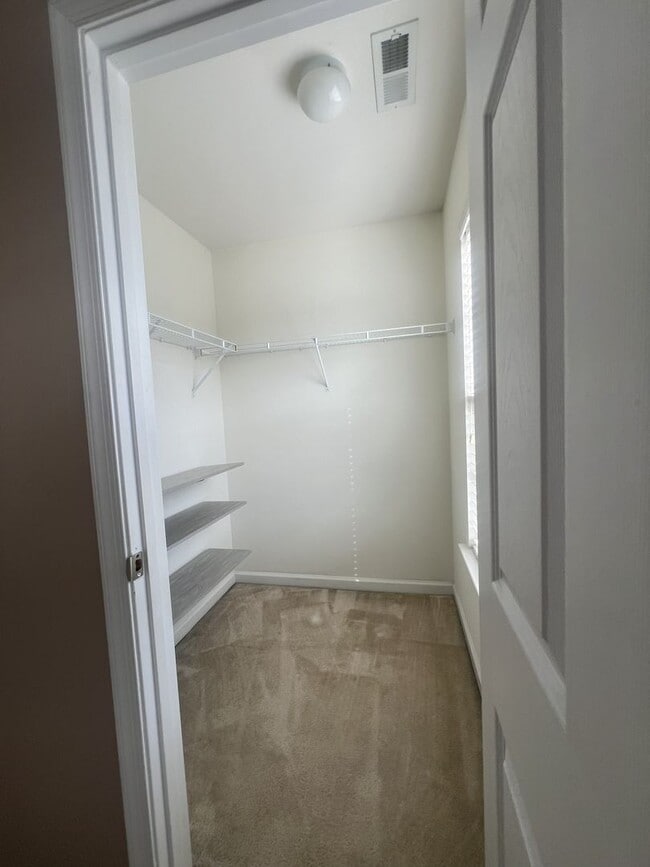 Building Photo - 13600 Warwick Longbay Dr