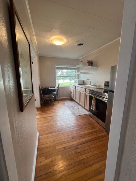 Building Photo - 8330 Honolulu Dr