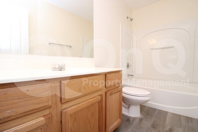 Building Photo - 4256 E Baylor Ln