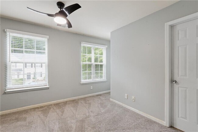 Building Photo - 1823 Devon Dr