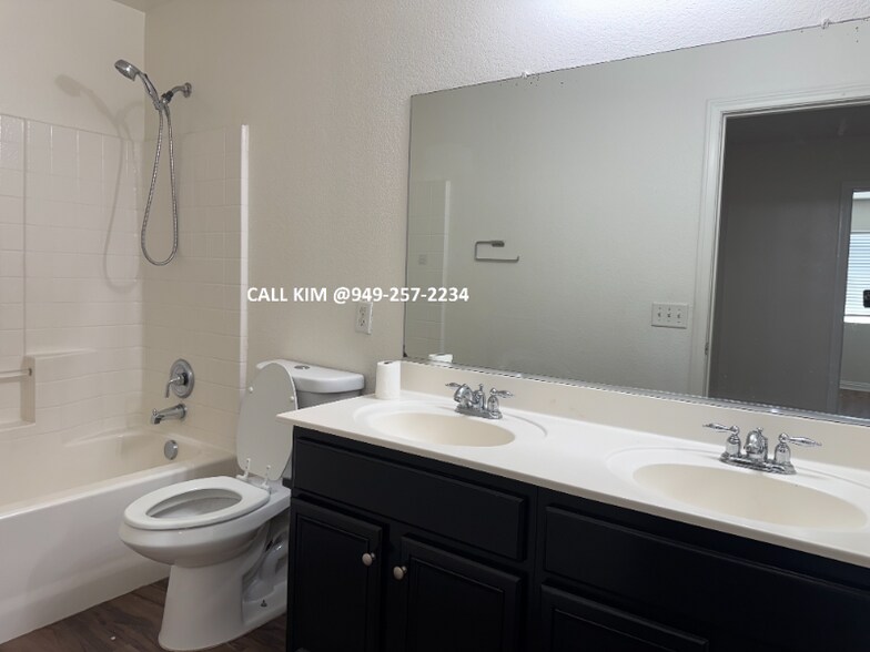 Building Photo - 45016 Anabell Ln