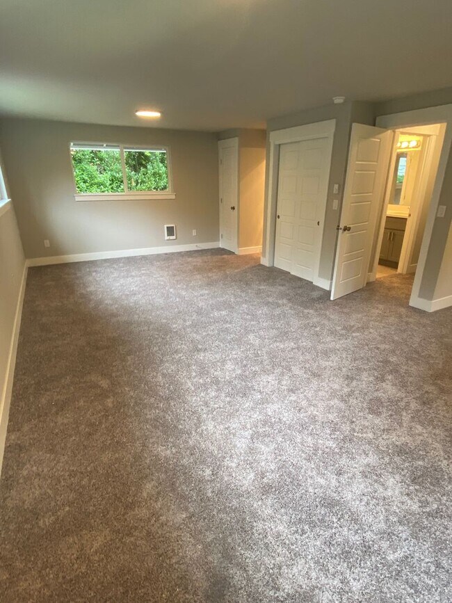 Building Photo - 4 Bedroom, 2.5 Bath 2 Car Garage, Brand Ne...