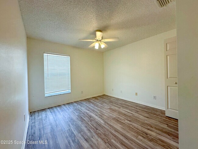 Building Photo - 2406 Deercroft Dr