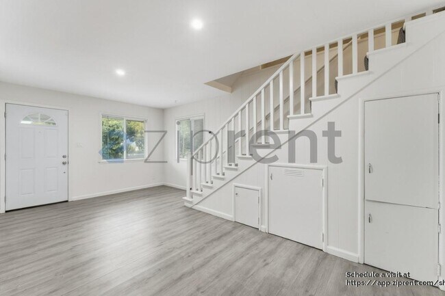 Building Photo - 1967 Solano Way