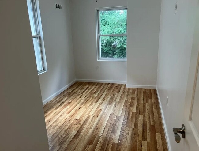 Building Photo - 1918 N 6th St