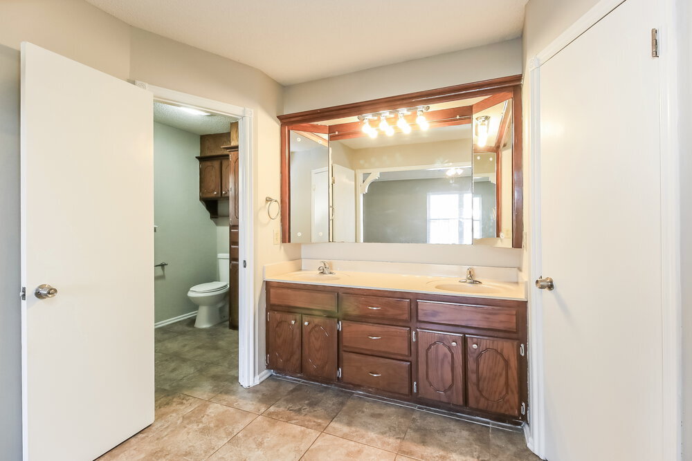 Building Photo - 5421 Sudbury Ln