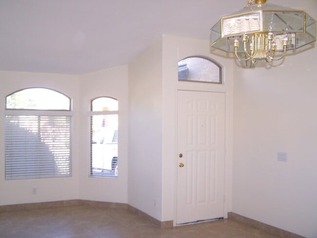Building Photo - 16082 W Latham St