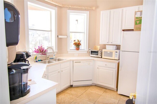 Building Photo - 10467 Villa View Cir