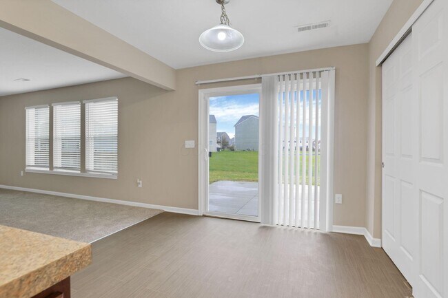 Building Photo - 7449 Sugarbark Dr