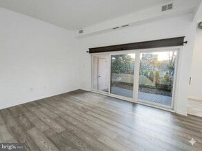 Building Photo - 124 Roberts Ln