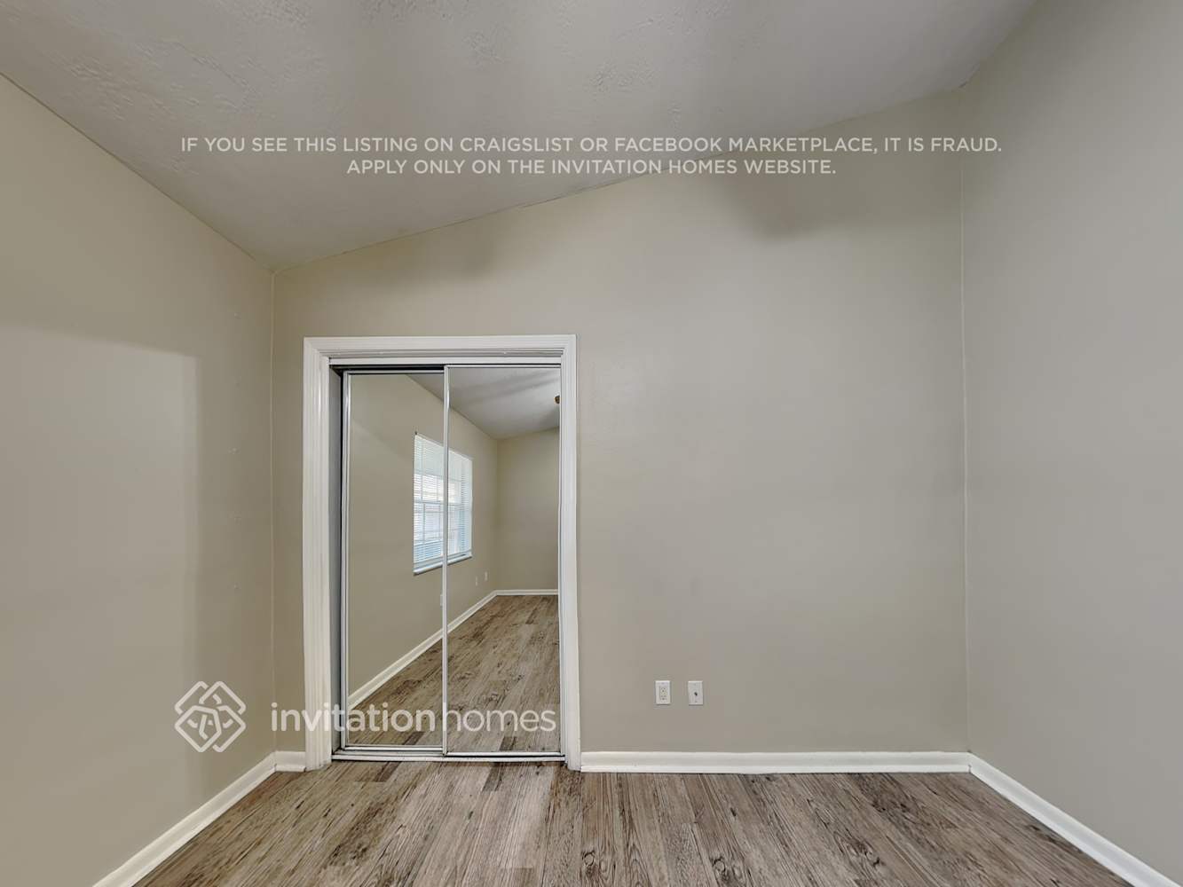 Building Photo - 2464 Carolton Rd