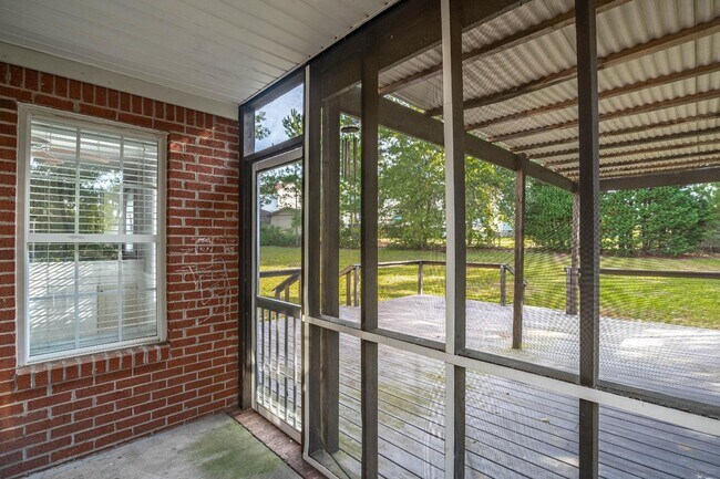 Building Photo - 509 Holly Ridge Ln