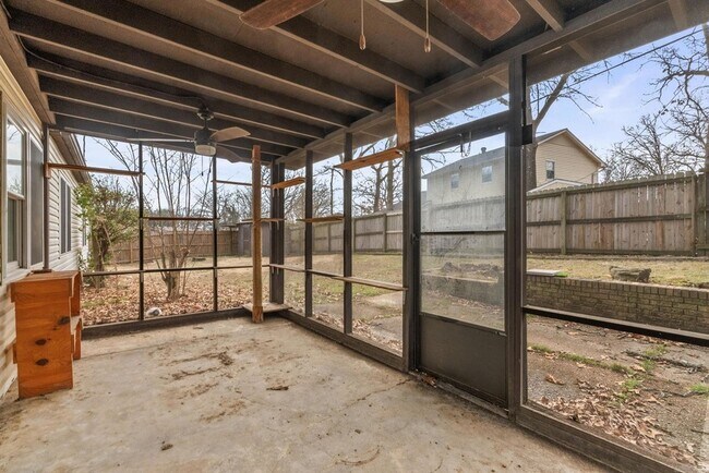 Building Photo - 1708 War Eagle Dr