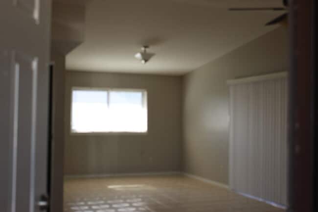 Building Photo - Ready to Move in... Do not miss this house...