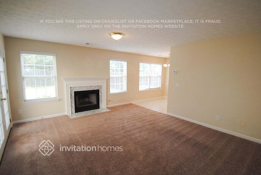 Building Photo - 2195 Lexington Ln