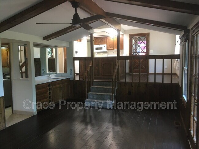 Building Photo - 9908 W 70th Pl