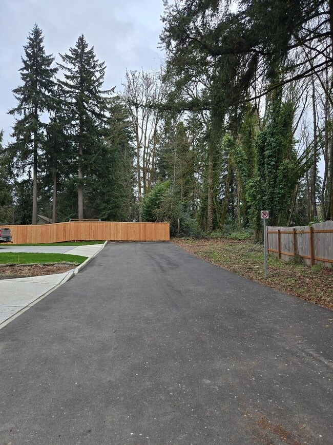 Building Photo - 1820 chipman St SE