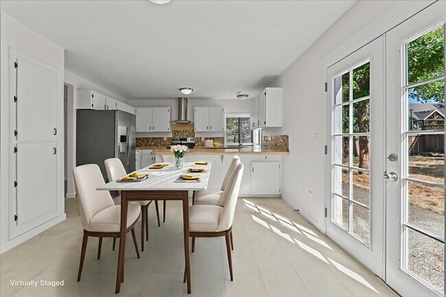 Building Photo - Renovated 4-bdrm, 2-bath Tualatin home—Corner lot, fenced yard, & prime location