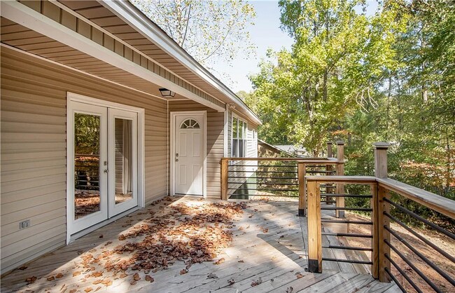 Building Photo - This Charming Two-Story Home Awaits You