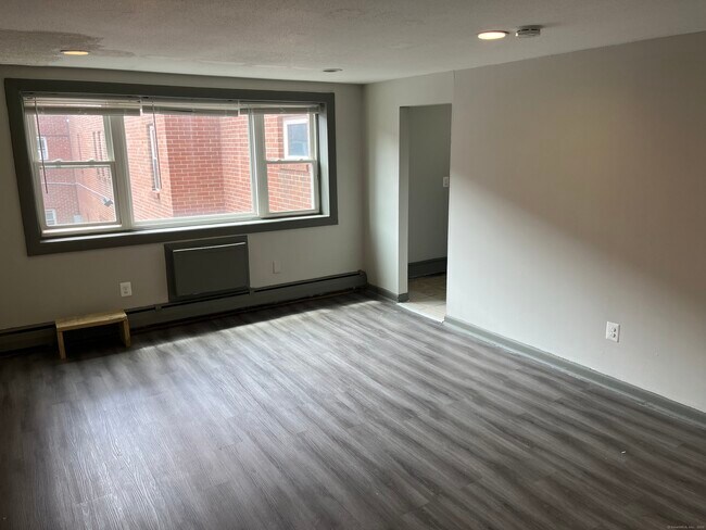 Building Photo - 32 Cook Ave
