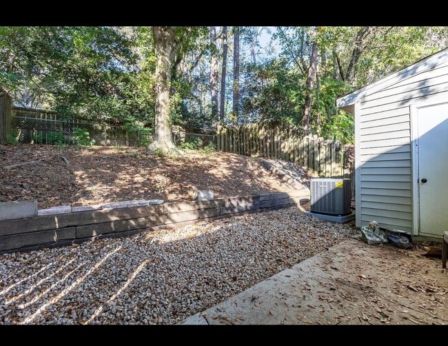 Building Photo - 2428 Talco Hills Dr