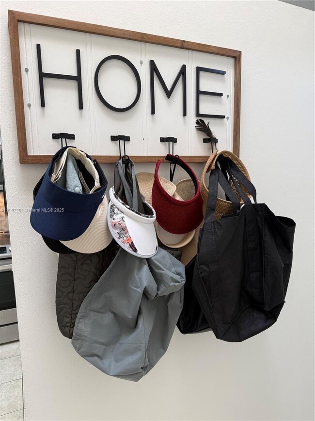 Building Photo - 5596 SW 28th Terrace