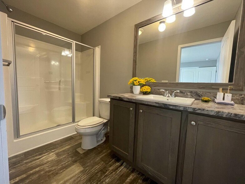 Building Photo - 38033 Ducharme Dr