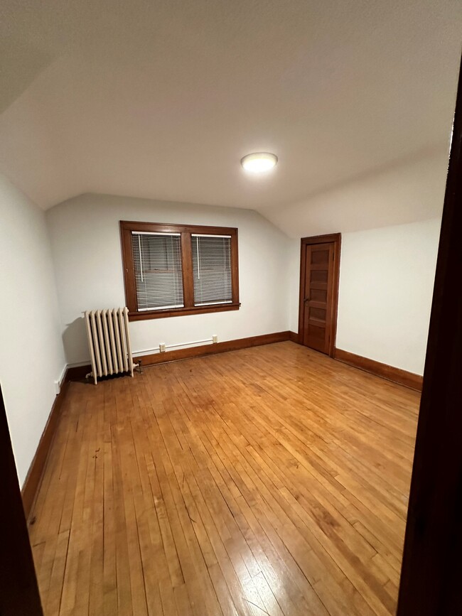 2nd Floor Bedroom #2 - 901 21st Ave SE