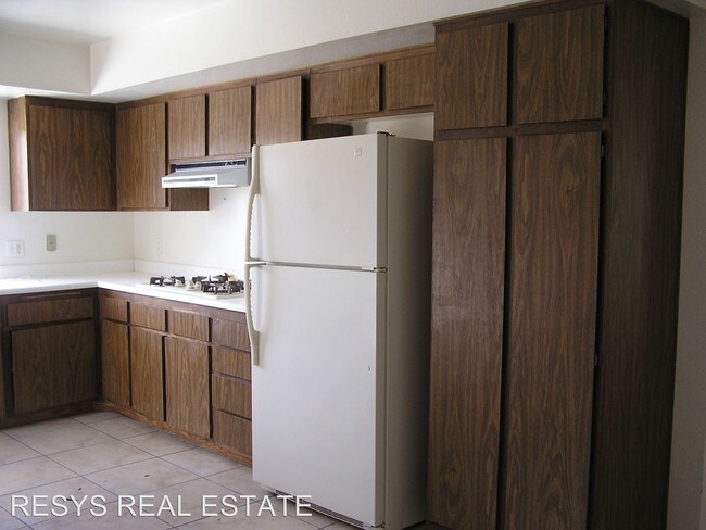 Building Photo - 3 br, 2 bath House - 5592 W TWAIN AVE