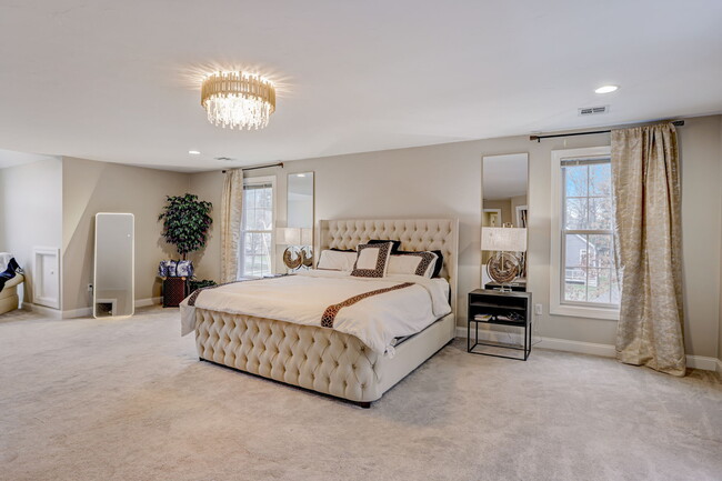 Building Photo - 45 Silver Fox Rd