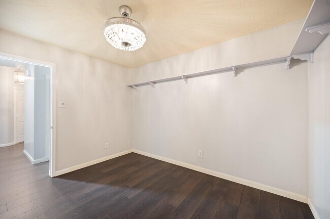 Building Photo - 7624 Lone Meadow Ct
