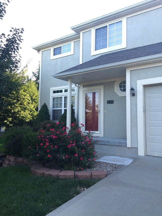 Building Photo - {7301} Quiet Cul-de-sac + Three Car Garage + Updated Kitchen + Finished Basement + Bedroom Level ...