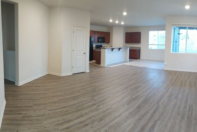 Building Photo - Sparks home 3 bedroom| 2 bathroom now avai...