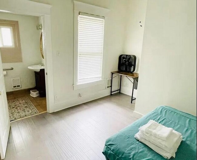 Building Photo - 3 bedroom in Bothell WA 98011
