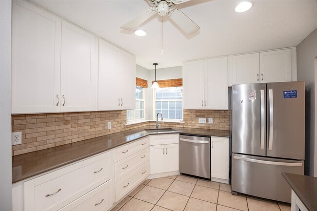 Building Photo - 10514 Sagemeadow Ct