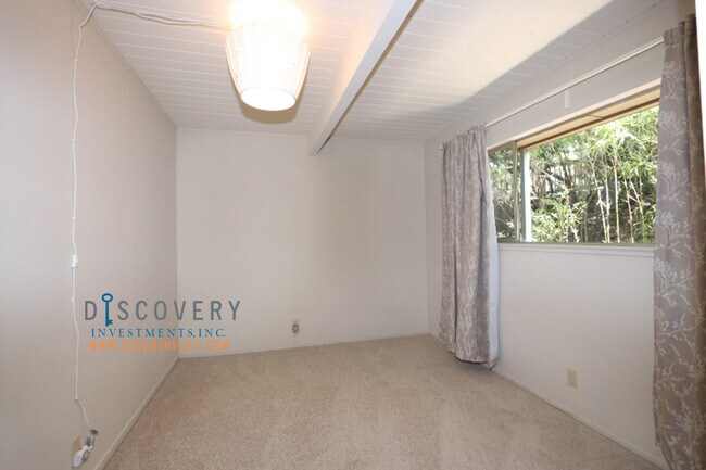 Building Photo - Contemporary Montclair 3+ Bedroom Canyon H...