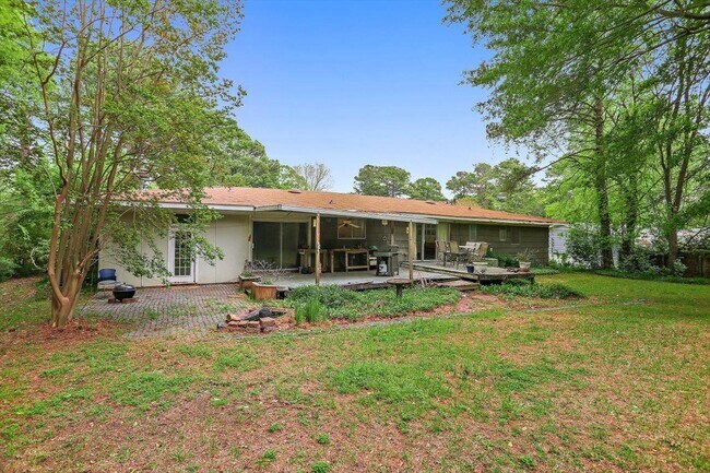 Building Photo - 1315 Kimwood Dr