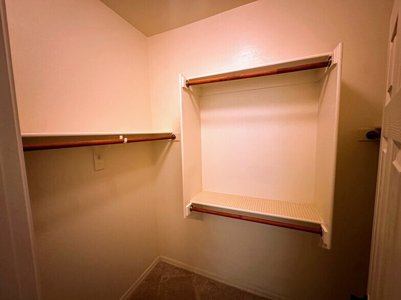 Building Photo - 4717 W Sweet Iron Pass