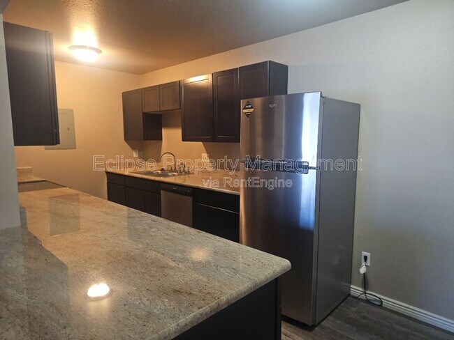 Building Photo - 512 Bell Ct