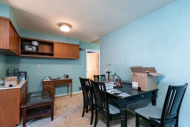 Building Photo - 1944 Hunting Ave