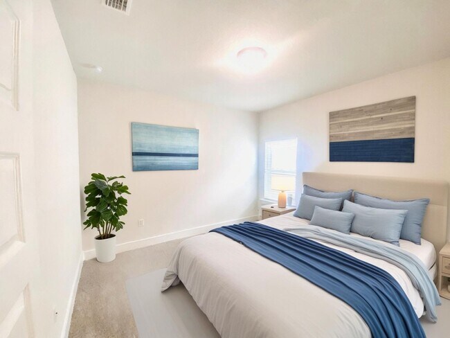 Building Photo - Stunning 4-Bed, 3-Bath Beauty, 2,117 sq. ft. of Pure Comfort and Style!