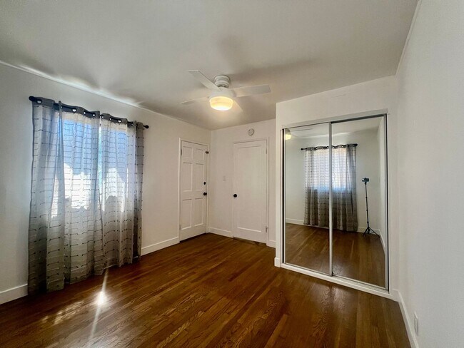 Building Photo - 5118 Ella Ln