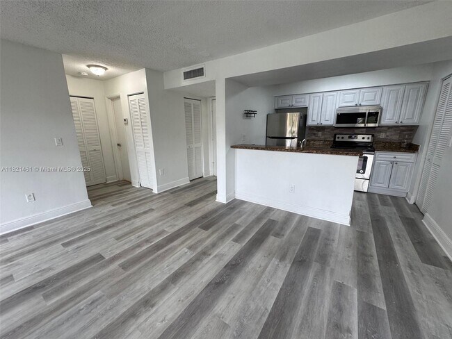 Building Photo - 1269 SW 46th Ave