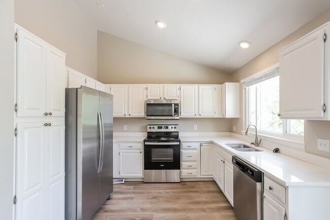 Building Photo - 19273 E Molly Ave