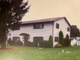 Building Photo - 1625 County Park Rd
