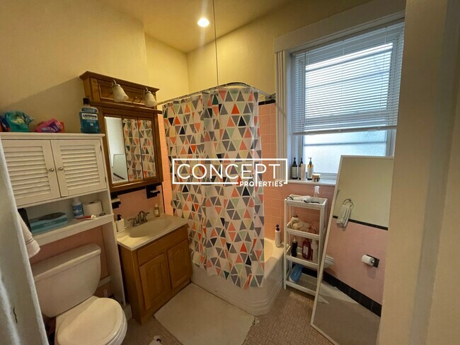 Building Photo - 18 Euston St