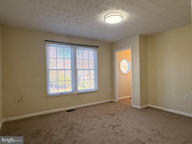 Building Photo - 2120 Commissary Cir