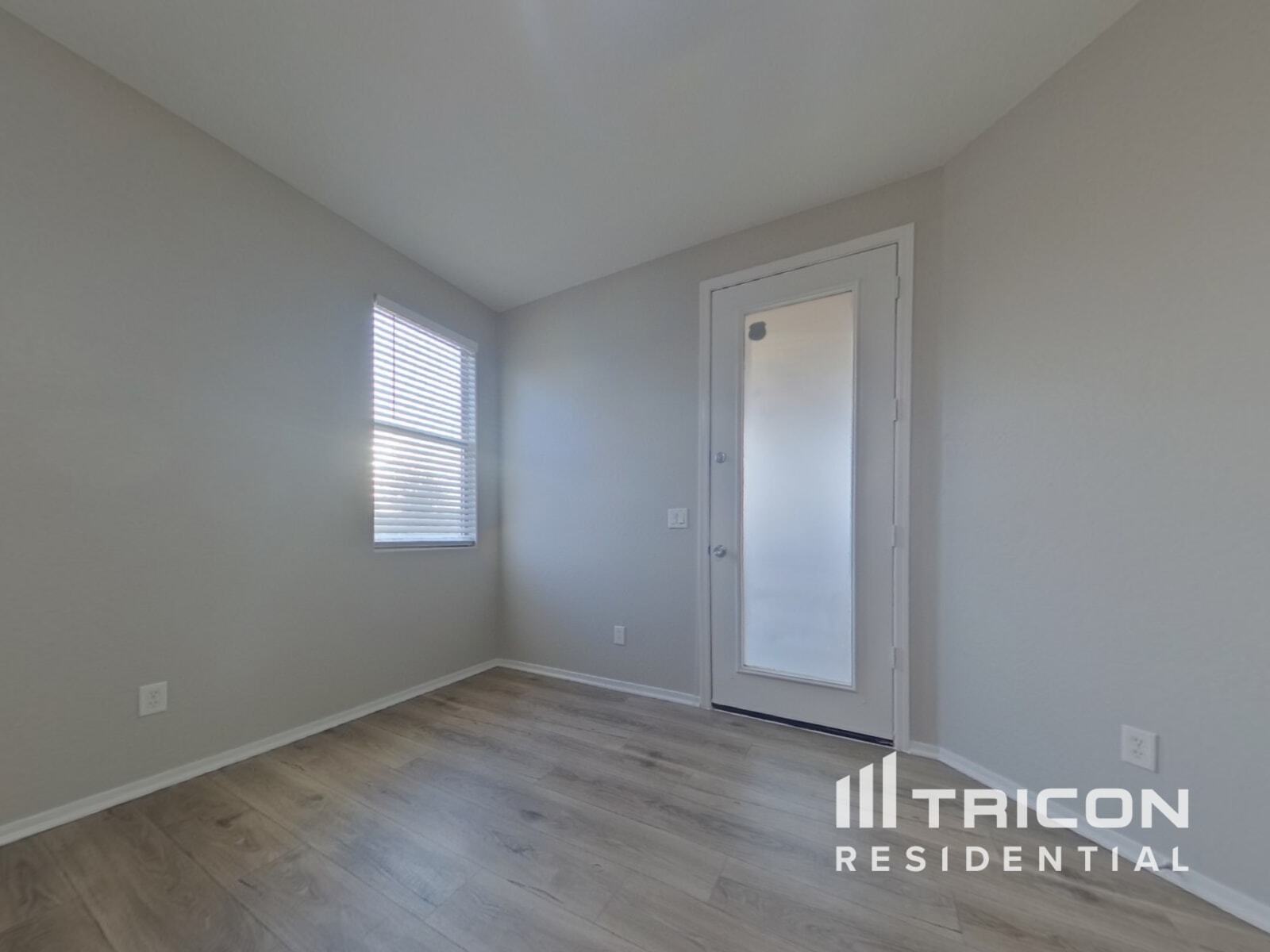 Building Photo - 7919 S 73rd Dr