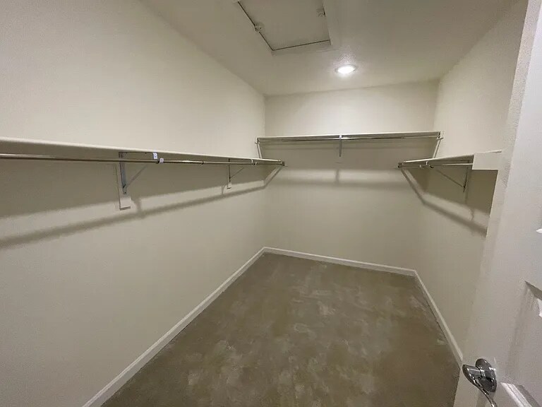 Building Photo - 1551 Spring Water Pt