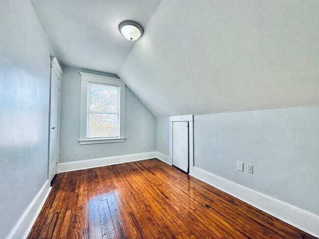 Building Photo - 62-64 Sheldon Terrace